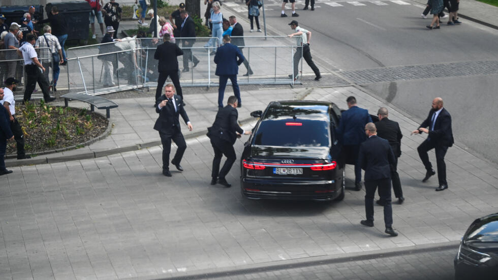 俄媒：斯洛伐克总理遇袭后，一男子在武契奇帖文下留言“是暗杀你的预演”被拘